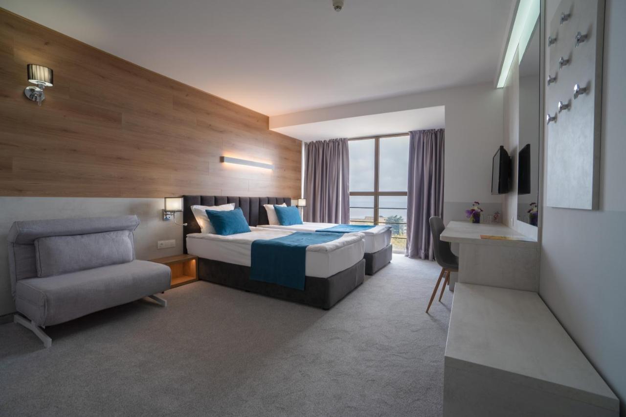 Double or Twin Room with Balcony and Park View,1275382408:JPEG